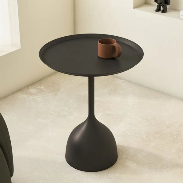 שולחן צד שחור מעוצב | OFF